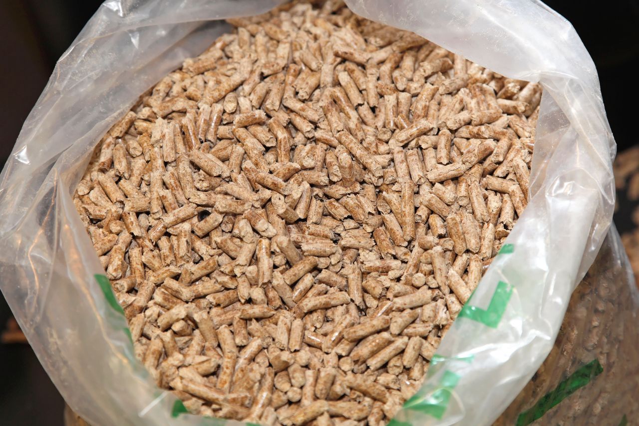 Pellet wysokokaloryczny - czym jest i czym się wyróżnia? 
